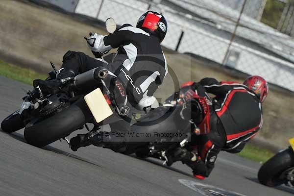Motorcycle action photographs;Trackday digital images;donington;donington park leicestershire;donington photographs;event digital images;eventdigitalimages;no limits trackday;peter wileman photography;trackday;trackday photos