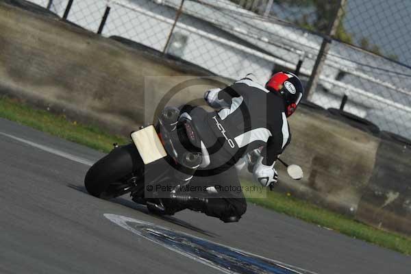 Motorcycle action photographs;Trackday digital images;donington;donington park leicestershire;donington photographs;event digital images;eventdigitalimages;no limits trackday;peter wileman photography;trackday;trackday photos