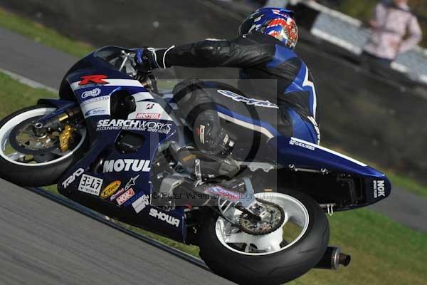Motorcycle action photographs;Trackday digital images;donington;donington park leicestershire;donington photographs;event digital images;eventdigitalimages;no limits trackday;peter wileman photography;trackday;trackday photos