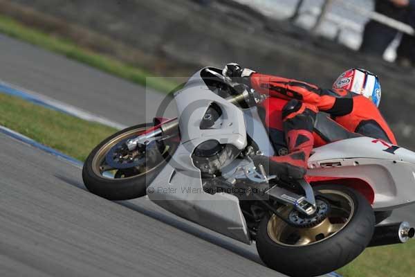 Motorcycle action photographs;Trackday digital images;donington;donington park leicestershire;donington photographs;event digital images;eventdigitalimages;no limits trackday;peter wileman photography;trackday;trackday photos