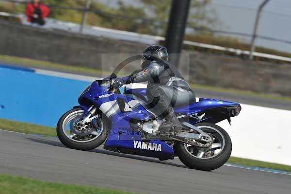 Motorcycle action photographs;Trackday digital images;donington;donington park leicestershire;donington photographs;event digital images;eventdigitalimages;no limits trackday;peter wileman photography;trackday;trackday photos