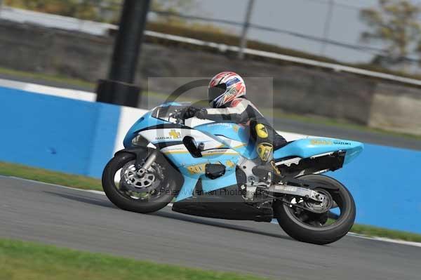 Motorcycle action photographs;Trackday digital images;donington;donington park leicestershire;donington photographs;event digital images;eventdigitalimages;no limits trackday;peter wileman photography;trackday;trackday photos
