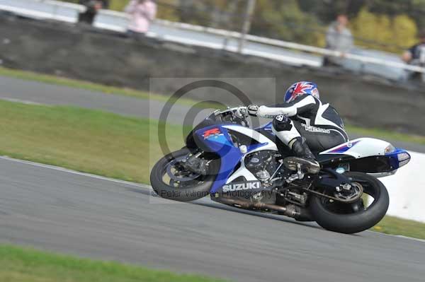 Motorcycle action photographs;Trackday digital images;donington;donington park leicestershire;donington photographs;event digital images;eventdigitalimages;no limits trackday;peter wileman photography;trackday;trackday photos