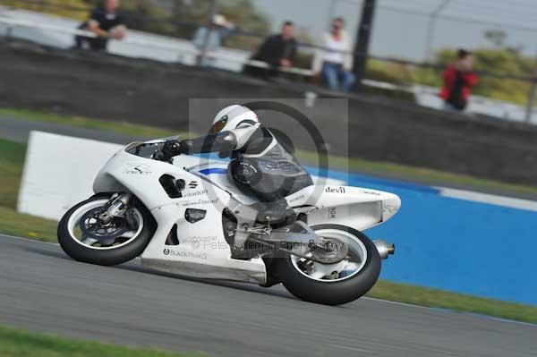 Motorcycle action photographs;Trackday digital images;donington;donington park leicestershire;donington photographs;event digital images;eventdigitalimages;no limits trackday;peter wileman photography;trackday;trackday photos