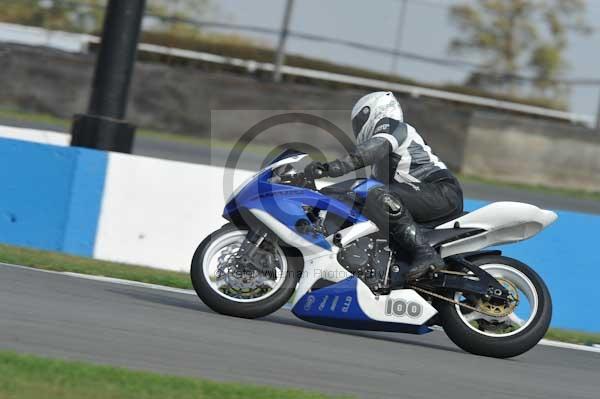 Motorcycle action photographs;Trackday digital images;donington;donington park leicestershire;donington photographs;event digital images;eventdigitalimages;no limits trackday;peter wileman photography;trackday;trackday photos