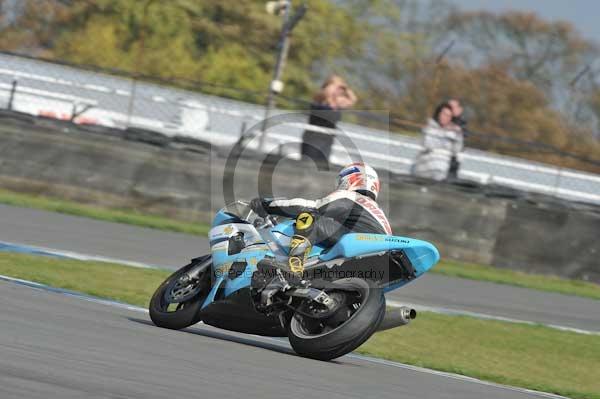 Motorcycle action photographs;Trackday digital images;donington;donington park leicestershire;donington photographs;event digital images;eventdigitalimages;no limits trackday;peter wileman photography;trackday;trackday photos