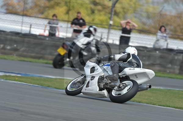 Motorcycle action photographs;Trackday digital images;donington;donington park leicestershire;donington photographs;event digital images;eventdigitalimages;no limits trackday;peter wileman photography;trackday;trackday photos