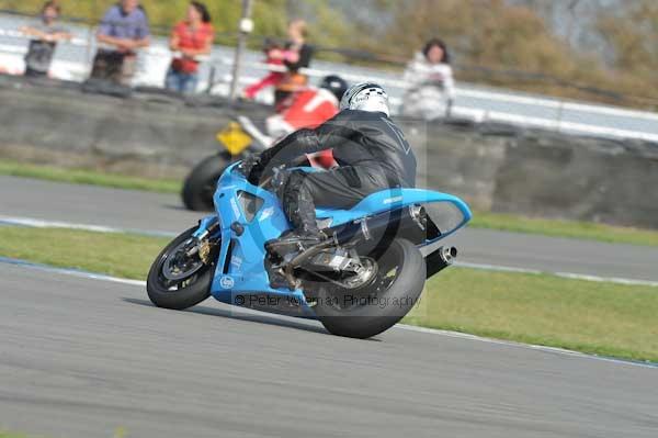 Motorcycle action photographs;Trackday digital images;donington;donington park leicestershire;donington photographs;event digital images;eventdigitalimages;no limits trackday;peter wileman photography;trackday;trackday photos