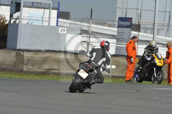 Motorcycle action photographs;Trackday digital images;donington;donington park leicestershire;donington photographs;event digital images;eventdigitalimages;no limits trackday;peter wileman photography;trackday;trackday photos