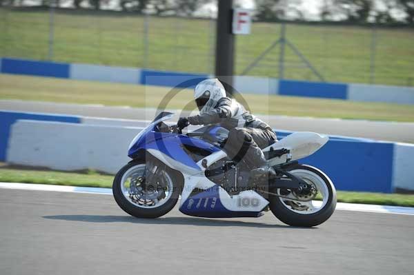 Motorcycle action photographs;Trackday digital images;donington;donington park leicestershire;donington photographs;event digital images;eventdigitalimages;no limits trackday;peter wileman photography;trackday;trackday photos