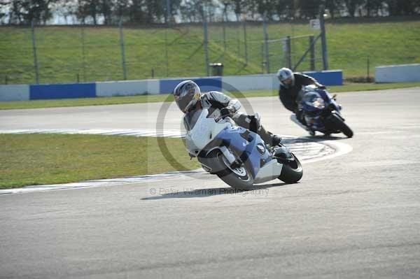 Motorcycle action photographs;Trackday digital images;donington;donington park leicestershire;donington photographs;event digital images;eventdigitalimages;no limits trackday;peter wileman photography;trackday;trackday photos