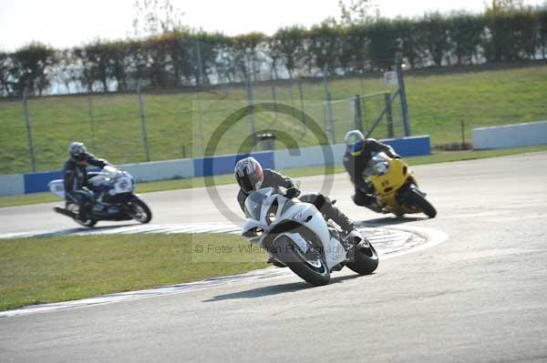 Motorcycle action photographs;Trackday digital images;donington;donington park leicestershire;donington photographs;event digital images;eventdigitalimages;no limits trackday;peter wileman photography;trackday;trackday photos