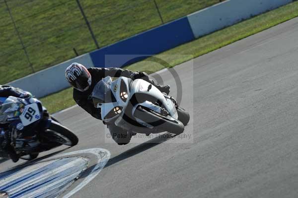 Motorcycle action photographs;Trackday digital images;donington;donington park leicestershire;donington photographs;event digital images;eventdigitalimages;no limits trackday;peter wileman photography;trackday;trackday photos