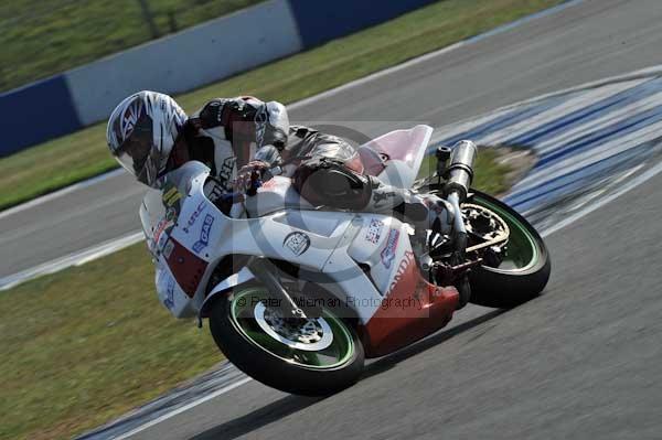 Motorcycle action photographs;Trackday digital images;donington;donington park leicestershire;donington photographs;event digital images;eventdigitalimages;no limits trackday;peter wileman photography;trackday;trackday photos