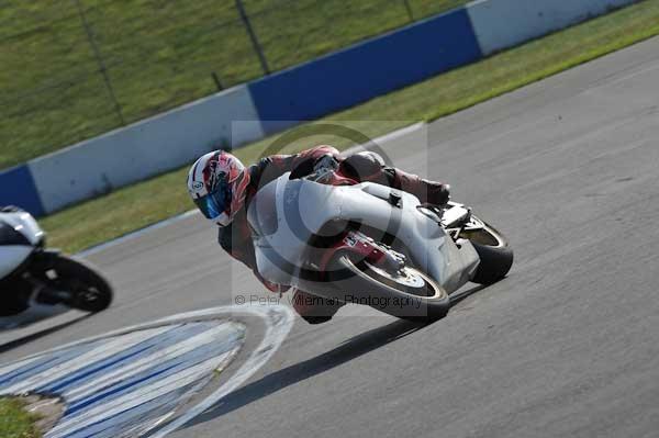 Motorcycle action photographs;Trackday digital images;donington;donington park leicestershire;donington photographs;event digital images;eventdigitalimages;no limits trackday;peter wileman photography;trackday;trackday photos