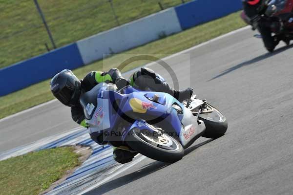 Motorcycle action photographs;Trackday digital images;donington;donington park leicestershire;donington photographs;event digital images;eventdigitalimages;no limits trackday;peter wileman photography;trackday;trackday photos