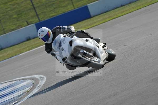 Motorcycle action photographs;Trackday digital images;donington;donington park leicestershire;donington photographs;event digital images;eventdigitalimages;no limits trackday;peter wileman photography;trackday;trackday photos
