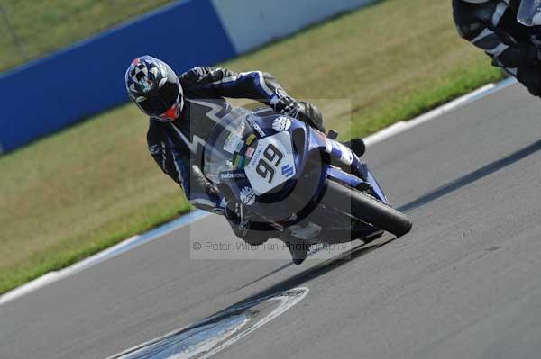 Motorcycle action photographs;Trackday digital images;donington;donington park leicestershire;donington photographs;event digital images;eventdigitalimages;no limits trackday;peter wileman photography;trackday;trackday photos