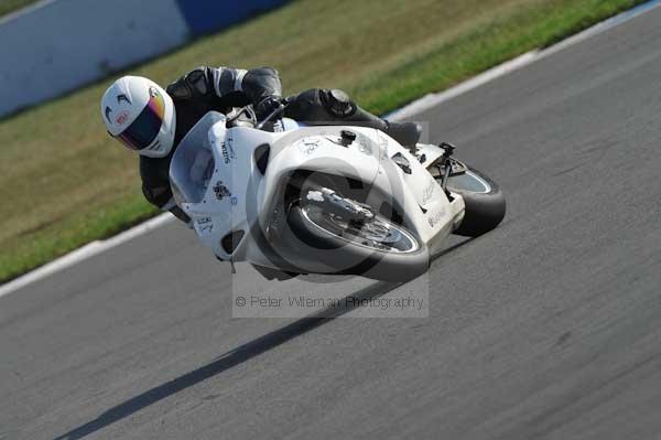 Motorcycle action photographs;Trackday digital images;donington;donington park leicestershire;donington photographs;event digital images;eventdigitalimages;no limits trackday;peter wileman photography;trackday;trackday photos