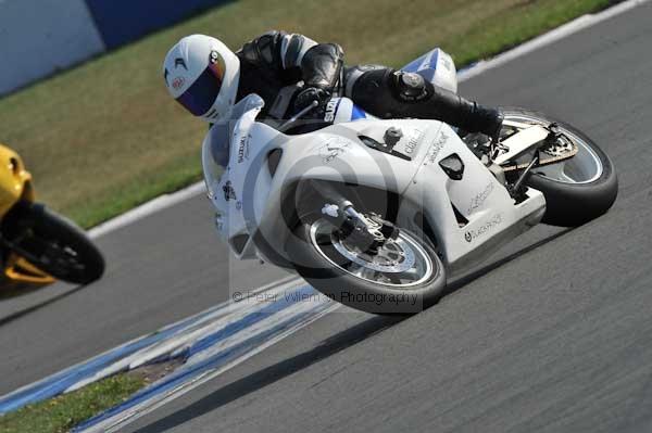 Motorcycle action photographs;Trackday digital images;donington;donington park leicestershire;donington photographs;event digital images;eventdigitalimages;no limits trackday;peter wileman photography;trackday;trackday photos