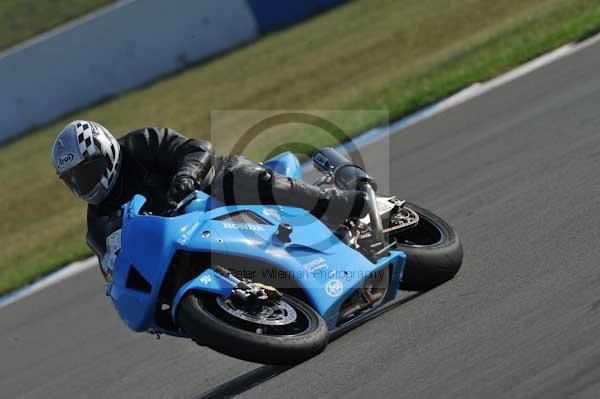 Motorcycle action photographs;Trackday digital images;donington;donington park leicestershire;donington photographs;event digital images;eventdigitalimages;no limits trackday;peter wileman photography;trackday;trackday photos