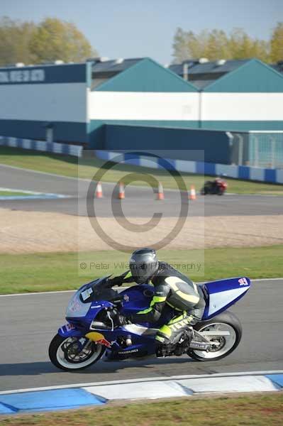 Motorcycle action photographs;Trackday digital images;donington;donington park leicestershire;donington photographs;event digital images;eventdigitalimages;no limits trackday;peter wileman photography;trackday;trackday photos