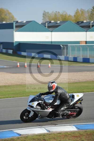 Motorcycle action photographs;Trackday digital images;donington;donington park leicestershire;donington photographs;event digital images;eventdigitalimages;no limits trackday;peter wileman photography;trackday;trackday photos