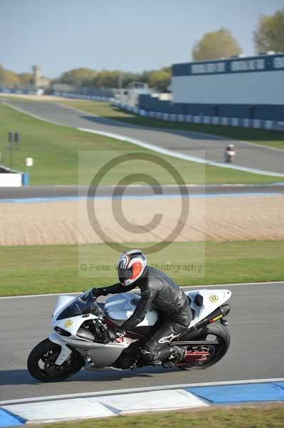 Motorcycle action photographs;Trackday digital images;donington;donington park leicestershire;donington photographs;event digital images;eventdigitalimages;no limits trackday;peter wileman photography;trackday;trackday photos