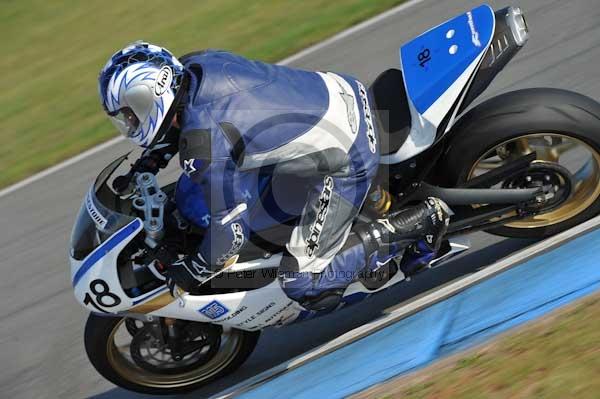 Motorcycle action photographs;Trackday digital images;donington;donington park leicestershire;donington photographs;event digital images;eventdigitalimages;no limits trackday;peter wileman photography;trackday;trackday photos