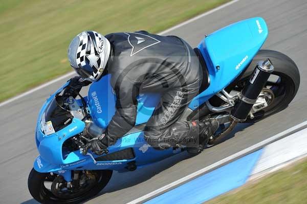 Motorcycle action photographs;Trackday digital images;donington;donington park leicestershire;donington photographs;event digital images;eventdigitalimages;no limits trackday;peter wileman photography;trackday;trackday photos
