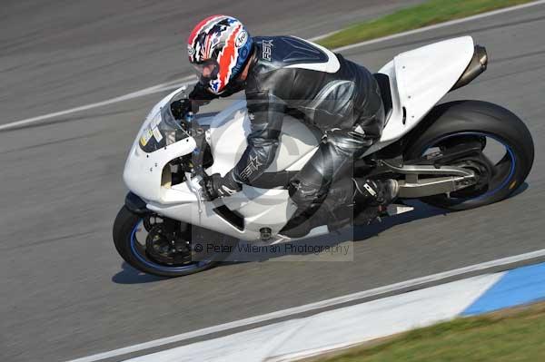 Motorcycle action photographs;Trackday digital images;donington;donington park leicestershire;donington photographs;event digital images;eventdigitalimages;no limits trackday;peter wileman photography;trackday;trackday photos