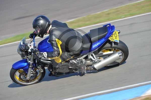 Motorcycle action photographs;Trackday digital images;donington;donington park leicestershire;donington photographs;event digital images;eventdigitalimages;no limits trackday;peter wileman photography;trackday;trackday photos