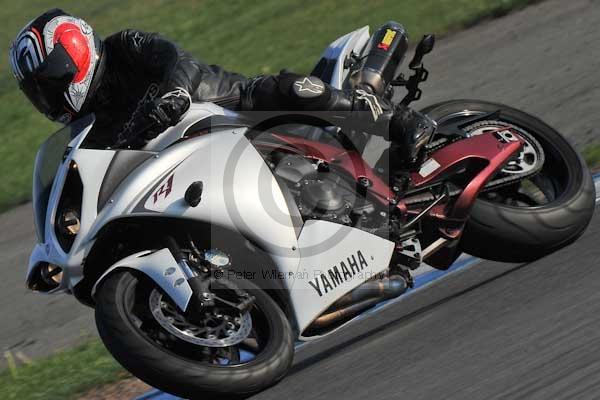 Motorcycle action photographs;Trackday digital images;donington;donington park leicestershire;donington photographs;event digital images;eventdigitalimages;no limits trackday;peter wileman photography;trackday;trackday photos