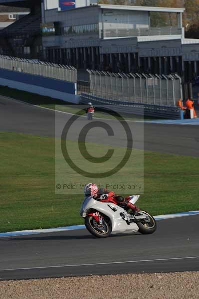 Motorcycle action photographs;Trackday digital images;donington;donington park leicestershire;donington photographs;event digital images;eventdigitalimages;no limits trackday;peter wileman photography;trackday;trackday photos