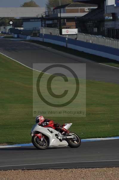 Motorcycle action photographs;Trackday digital images;donington;donington park leicestershire;donington photographs;event digital images;eventdigitalimages;no limits trackday;peter wileman photography;trackday;trackday photos