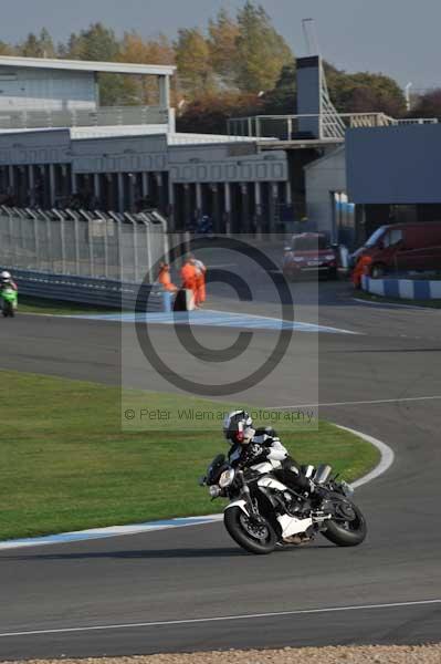 Motorcycle action photographs;Trackday digital images;donington;donington park leicestershire;donington photographs;event digital images;eventdigitalimages;no limits trackday;peter wileman photography;trackday;trackday photos