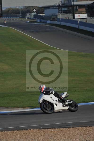 Motorcycle action photographs;Trackday digital images;donington;donington park leicestershire;donington photographs;event digital images;eventdigitalimages;no limits trackday;peter wileman photography;trackday;trackday photos