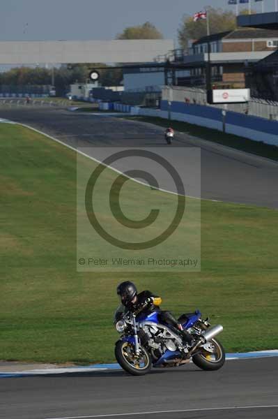Motorcycle action photographs;Trackday digital images;donington;donington park leicestershire;donington photographs;event digital images;eventdigitalimages;no limits trackday;peter wileman photography;trackday;trackday photos