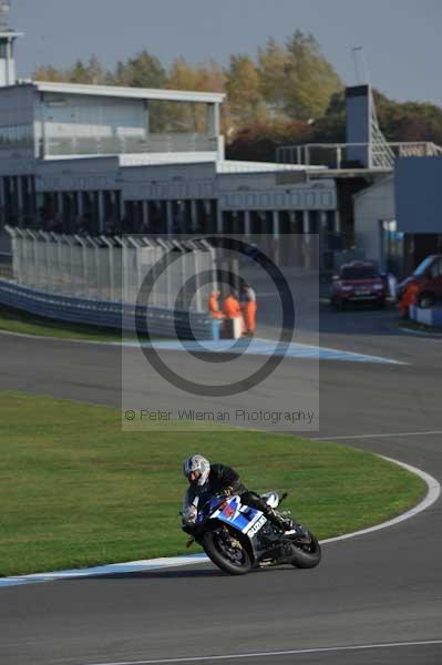 Motorcycle action photographs;Trackday digital images;donington;donington park leicestershire;donington photographs;event digital images;eventdigitalimages;no limits trackday;peter wileman photography;trackday;trackday photos