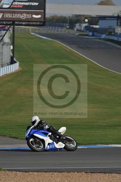 Motorcycle action photographs;Trackday digital images;donington;donington park leicestershire;donington photographs;event digital images;eventdigitalimages;no limits trackday;peter wileman photography;trackday;trackday photos