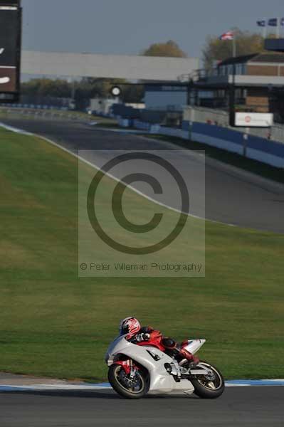 Motorcycle action photographs;Trackday digital images;donington;donington park leicestershire;donington photographs;event digital images;eventdigitalimages;no limits trackday;peter wileman photography;trackday;trackday photos