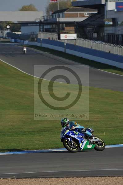 Motorcycle action photographs;Trackday digital images;donington;donington park leicestershire;donington photographs;event digital images;eventdigitalimages;no limits trackday;peter wileman photography;trackday;trackday photos