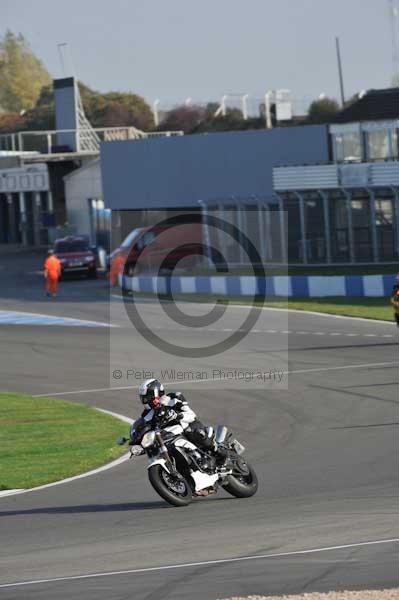 Motorcycle action photographs;Trackday digital images;donington;donington park leicestershire;donington photographs;event digital images;eventdigitalimages;no limits trackday;peter wileman photography;trackday;trackday photos