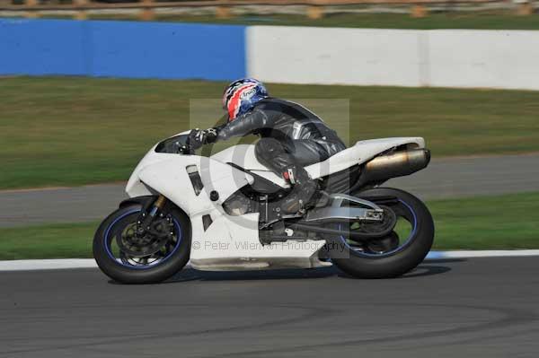 Motorcycle action photographs;Trackday digital images;donington;donington park leicestershire;donington photographs;event digital images;eventdigitalimages;no limits trackday;peter wileman photography;trackday;trackday photos