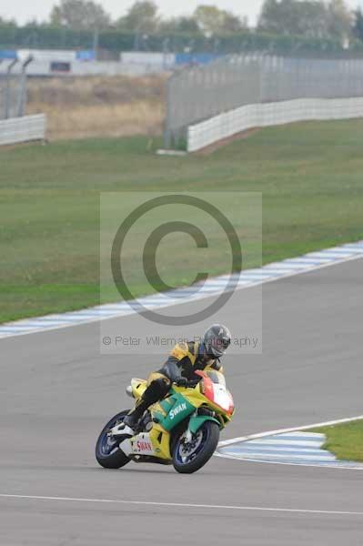 Motorcycle action photographs;Trackday digital images;donington;donington park leicestershire;donington photographs;event digital images;eventdigitalimages;no limits trackday;peter wileman photography;trackday;trackday photos