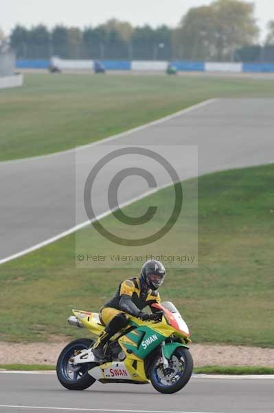Motorcycle action photographs;Trackday digital images;donington;donington park leicestershire;donington photographs;event digital images;eventdigitalimages;no limits trackday;peter wileman photography;trackday;trackday photos