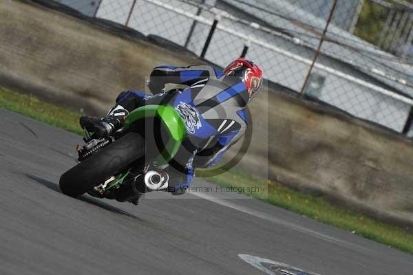 Motorcycle action photographs;Trackday digital images;donington;donington park leicestershire;donington photographs;event digital images;eventdigitalimages;no limits trackday;peter wileman photography;trackday;trackday photos