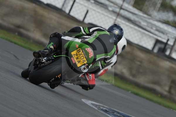 Motorcycle action photographs;Trackday digital images;donington;donington park leicestershire;donington photographs;event digital images;eventdigitalimages;no limits trackday;peter wileman photography;trackday;trackday photos