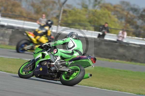 Motorcycle action photographs;Trackday digital images;donington;donington park leicestershire;donington photographs;event digital images;eventdigitalimages;no limits trackday;peter wileman photography;trackday;trackday photos