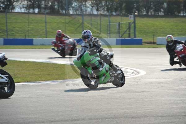 Motorcycle action photographs;Trackday digital images;donington;donington park leicestershire;donington photographs;event digital images;eventdigitalimages;no limits trackday;peter wileman photography;trackday;trackday photos